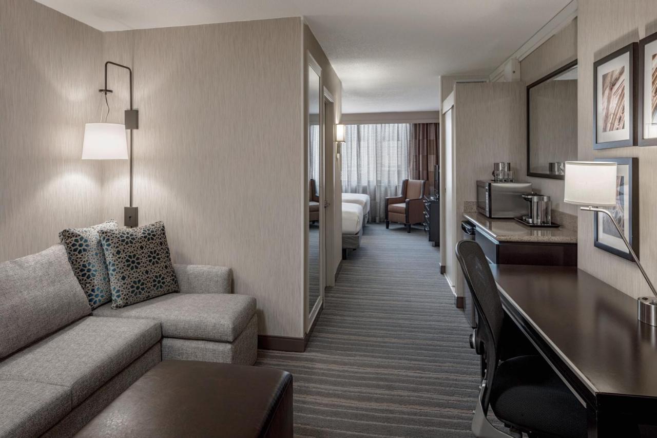Doubletree Suites By Hilton Minneapolis Downtown Buitenkant foto