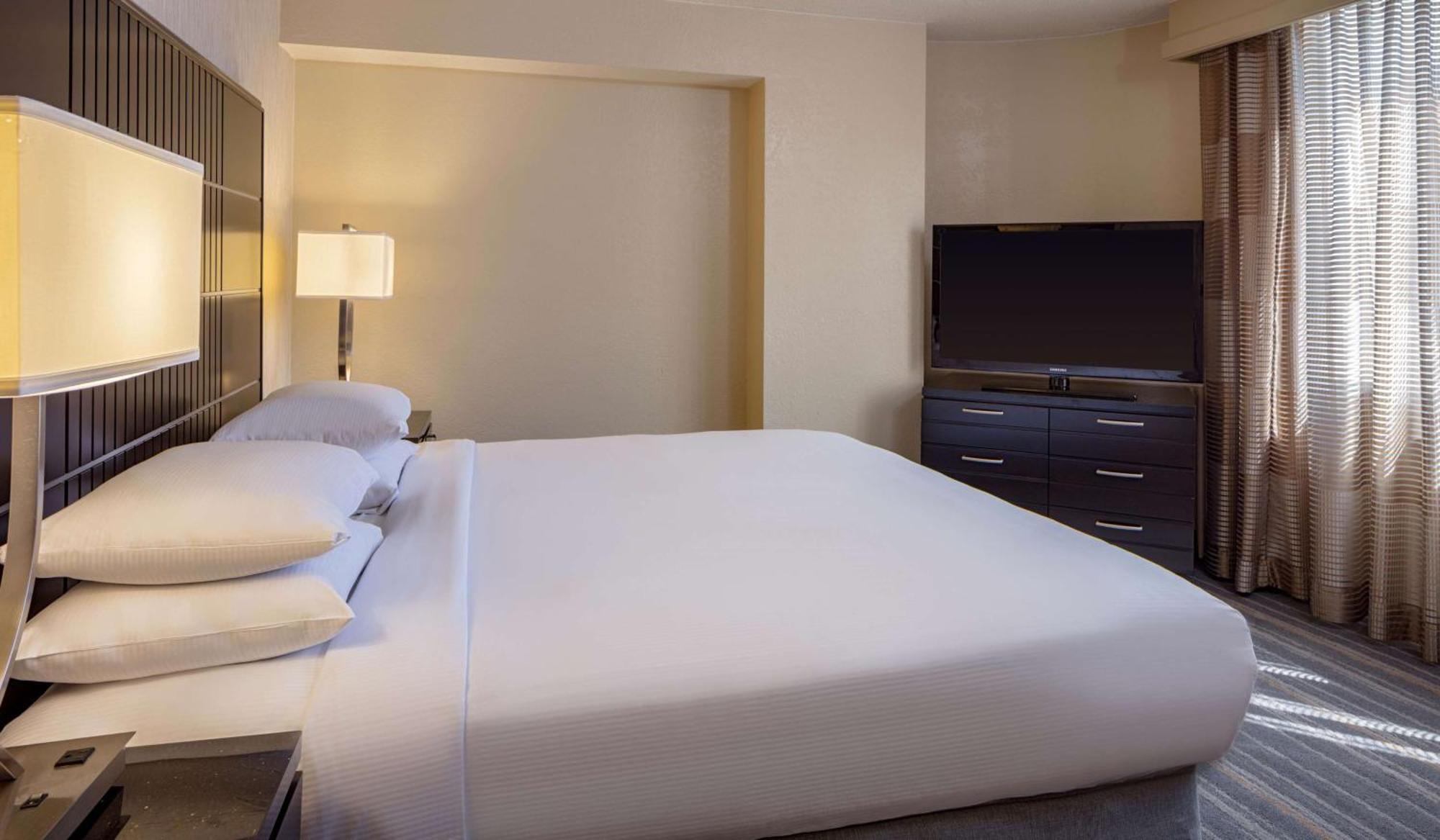 Doubletree Suites By Hilton Minneapolis Downtown Buitenkant foto