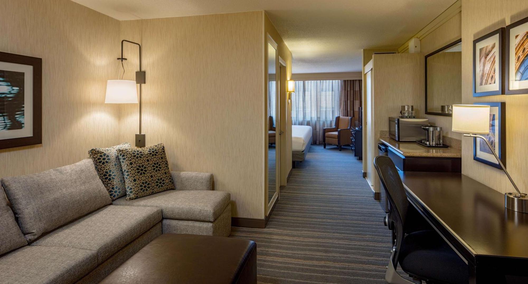 Doubletree Suites By Hilton Minneapolis Downtown Buitenkant foto
