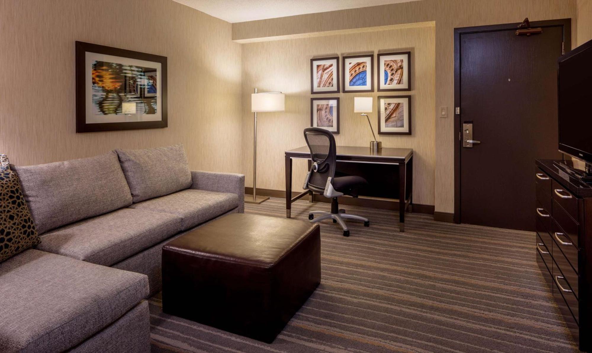 Doubletree Suites By Hilton Minneapolis Downtown Buitenkant foto