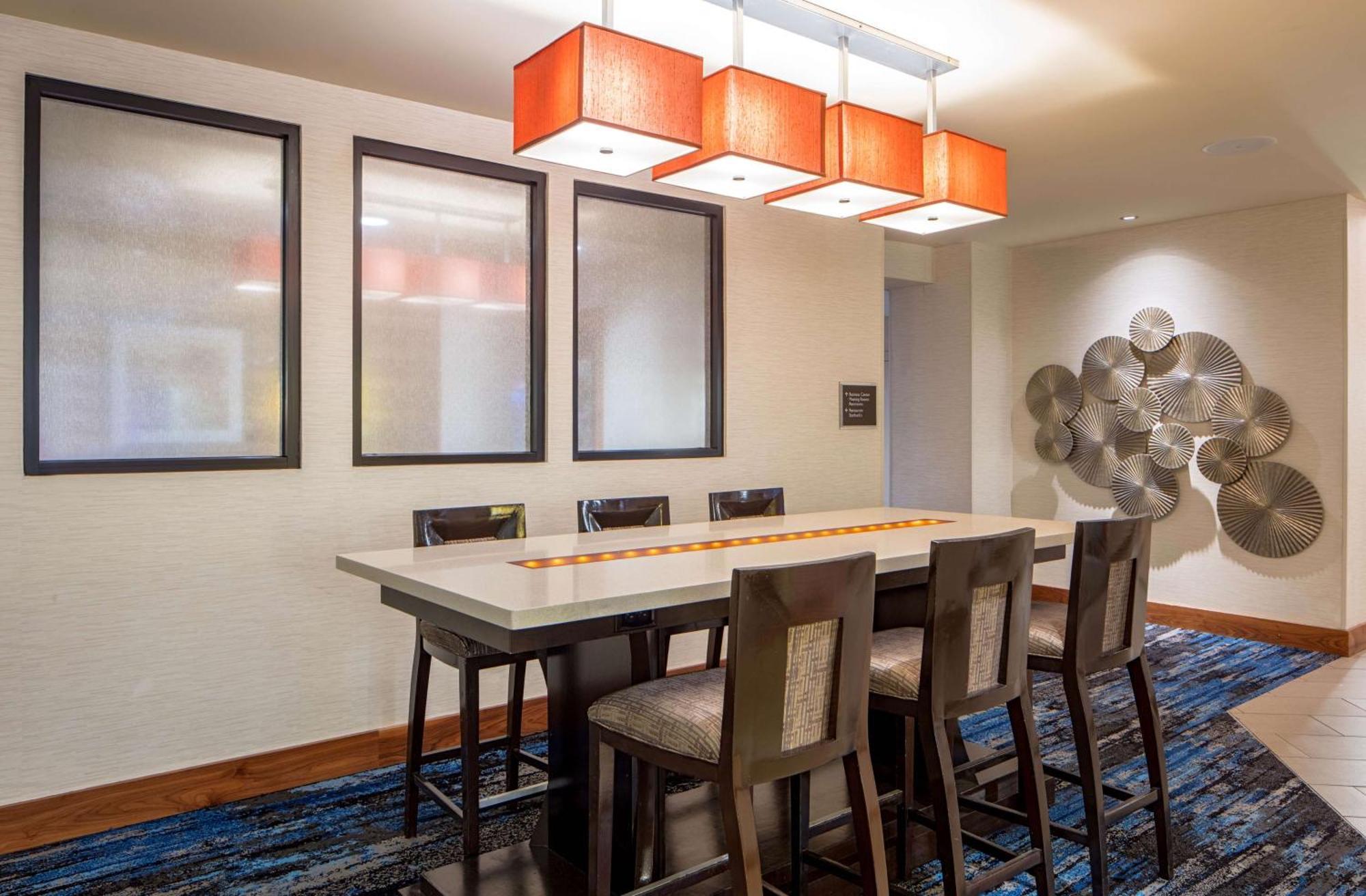 Doubletree Suites By Hilton Minneapolis Downtown Buitenkant foto
