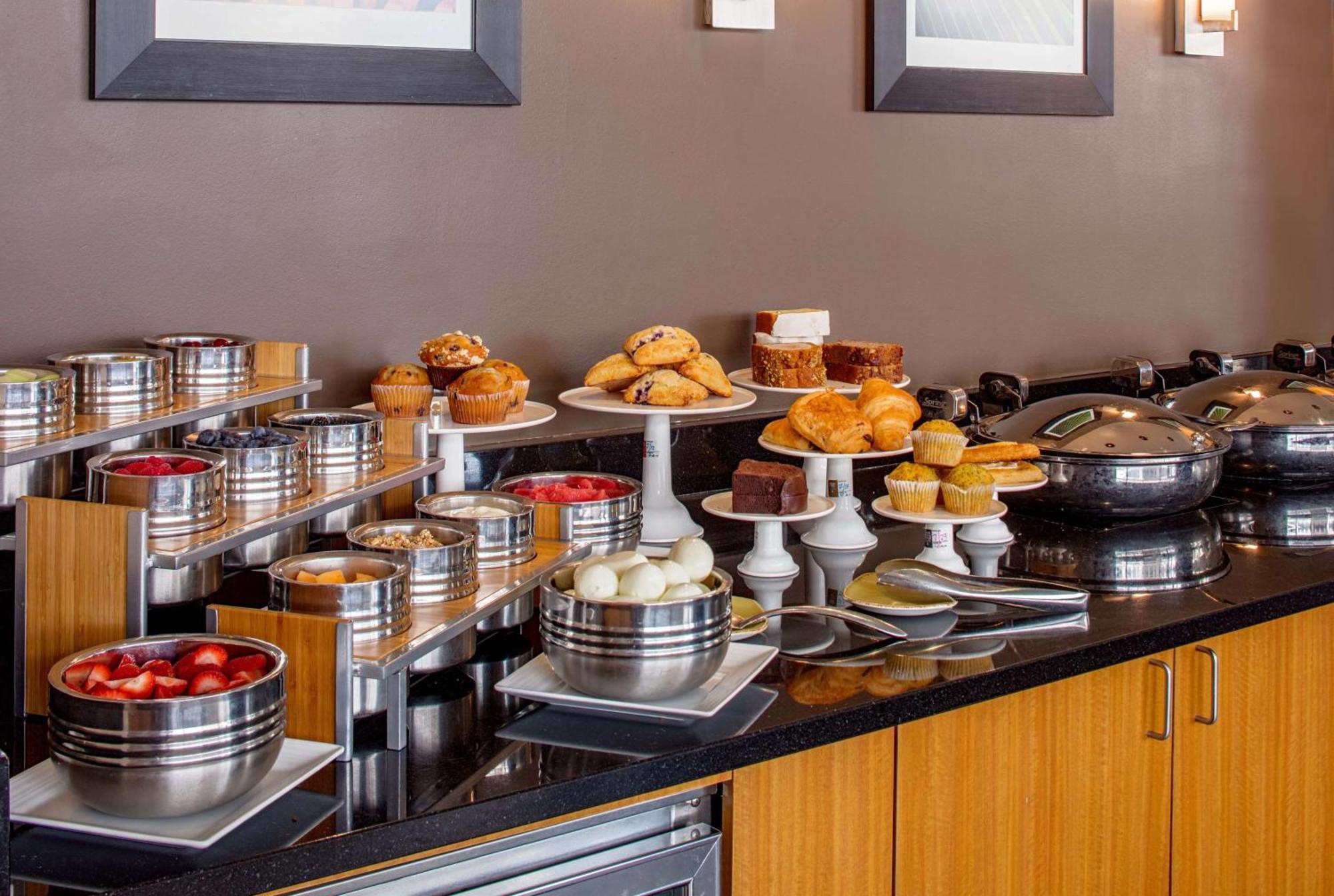 Doubletree Suites By Hilton Minneapolis Downtown Buitenkant foto