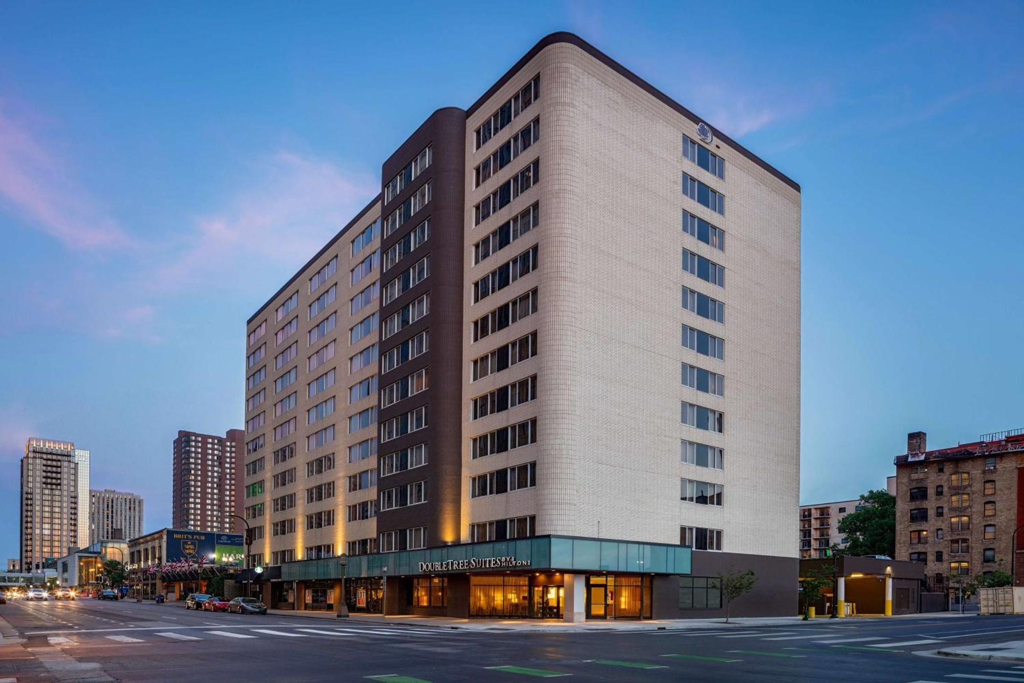 Doubletree Suites By Hilton Minneapolis Downtown Buitenkant foto