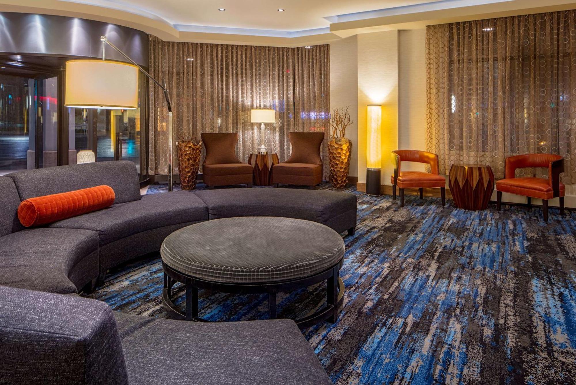 Doubletree Suites By Hilton Minneapolis Downtown Buitenkant foto