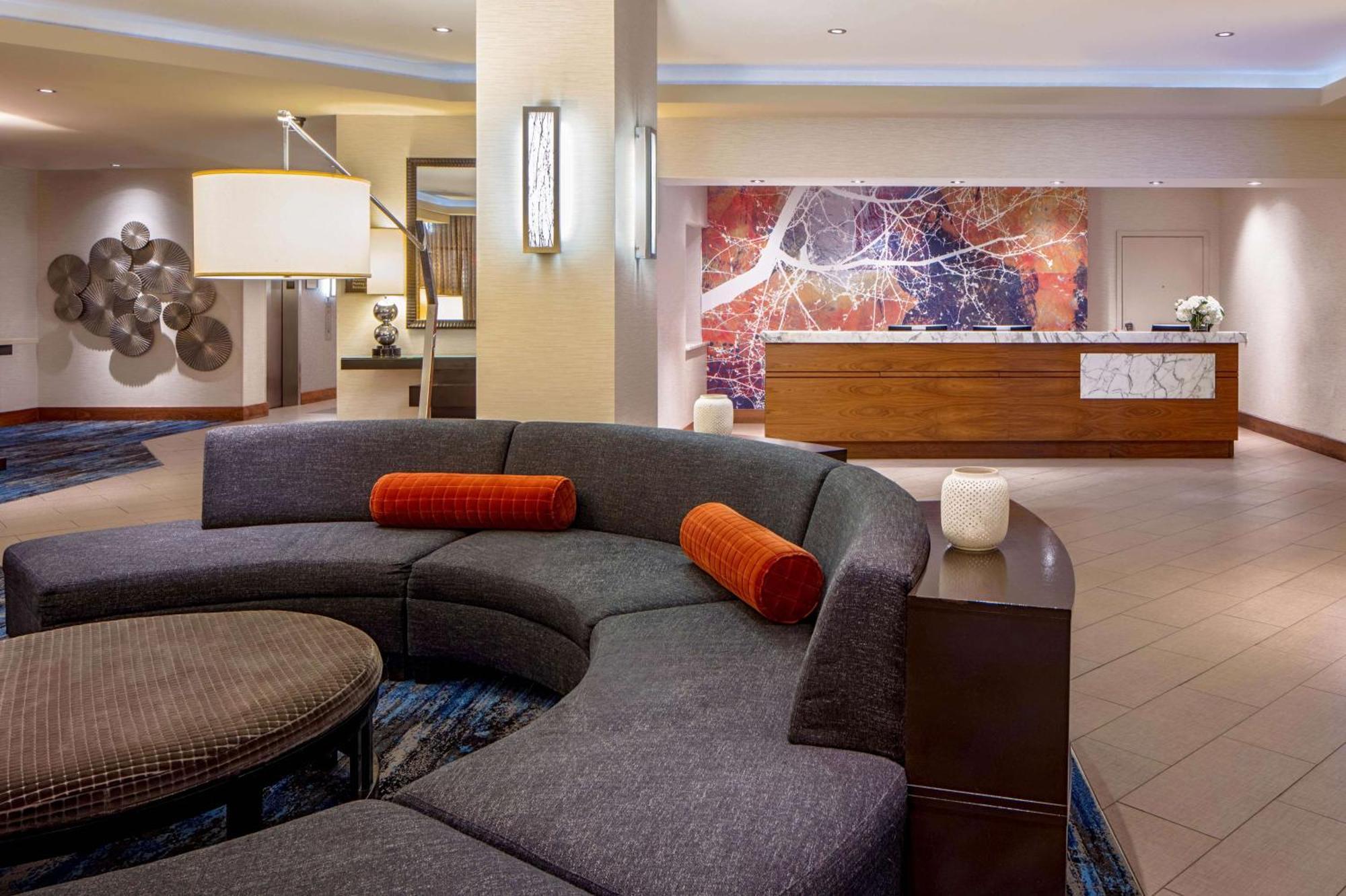 Doubletree Suites By Hilton Minneapolis Downtown Buitenkant foto