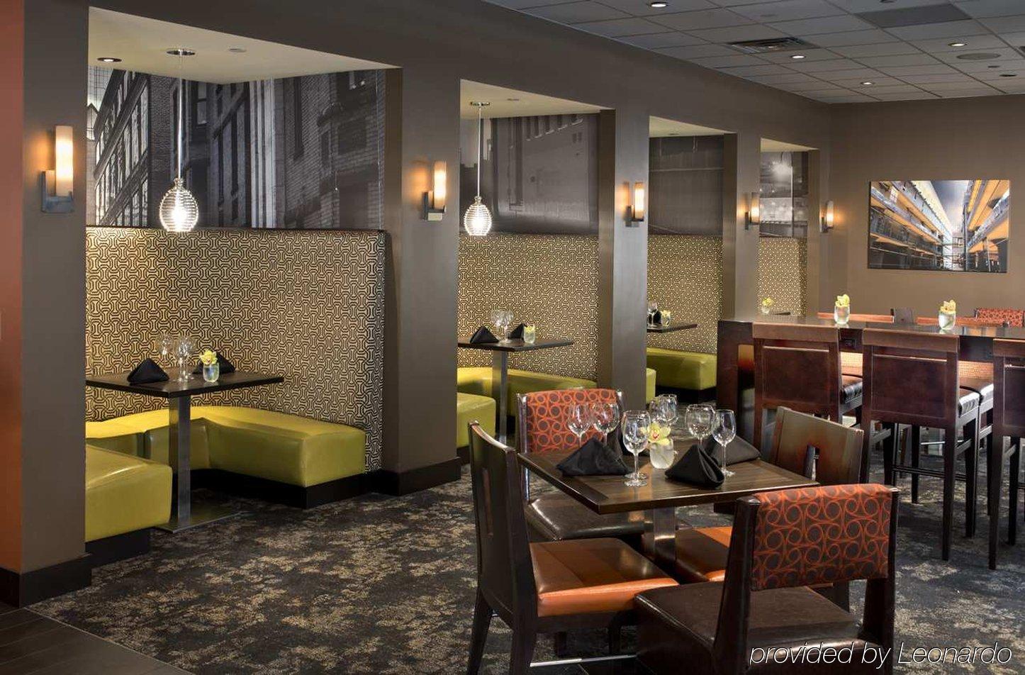 Doubletree Suites By Hilton Minneapolis Downtown Buitenkant foto