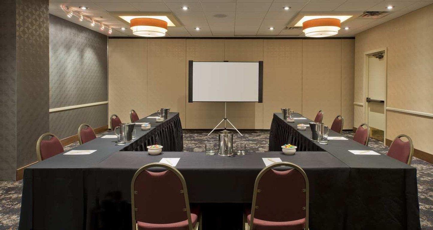 Doubletree Suites By Hilton Minneapolis Downtown Buitenkant foto
