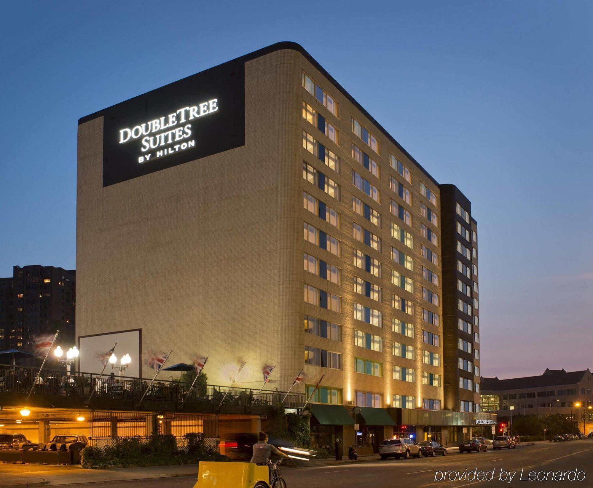 Doubletree Suites By Hilton Minneapolis Downtown Buitenkant foto