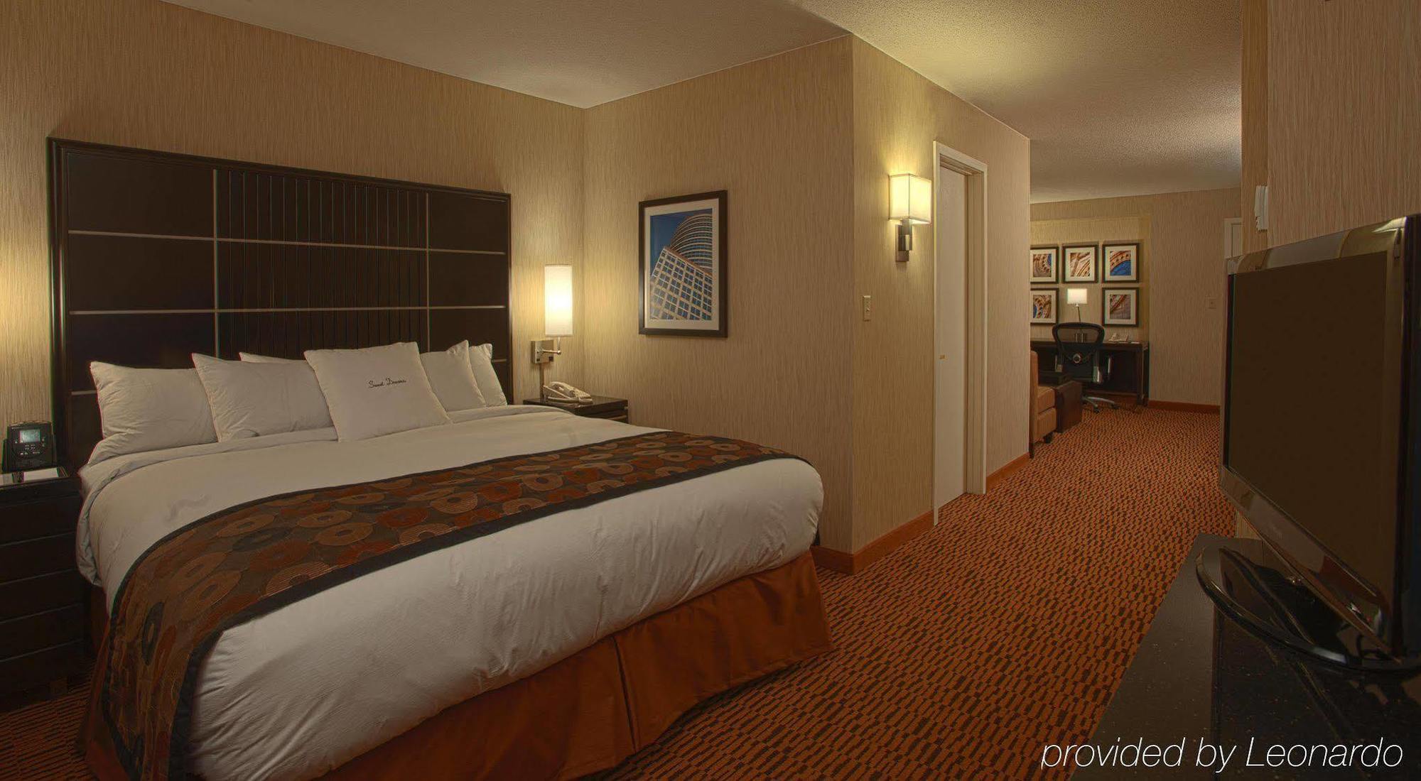 Doubletree Suites By Hilton Minneapolis Downtown Buitenkant foto